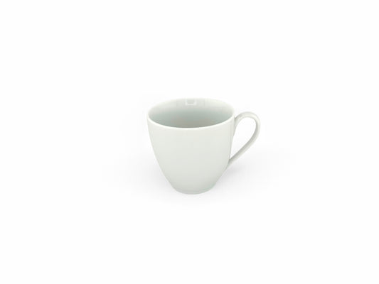 Classic Kaffeetasse aus weißem Porzellan mit 200 ml Fassungsvermögen – klassische Größe, ideal für Kaffee. Jetzt bei unserem Geschirrverleih für Hochzeiten, Geburtstage und Events mieten.